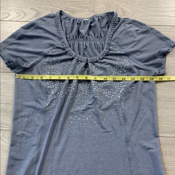 Lululemon Run: Wild Short Sleeve Tech Top - Picture 9 of 9